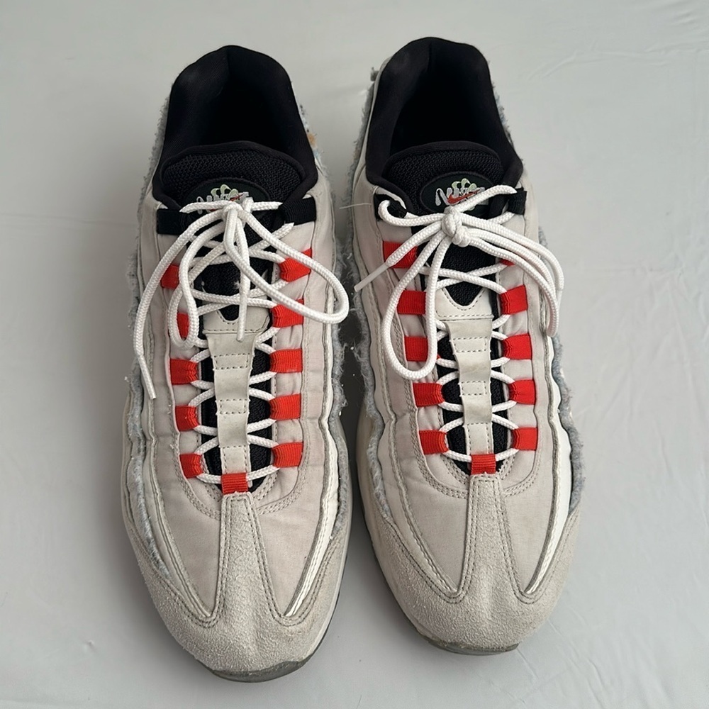 Nike Air Max 95 SE Light Bone Black Red Habanero sneakers